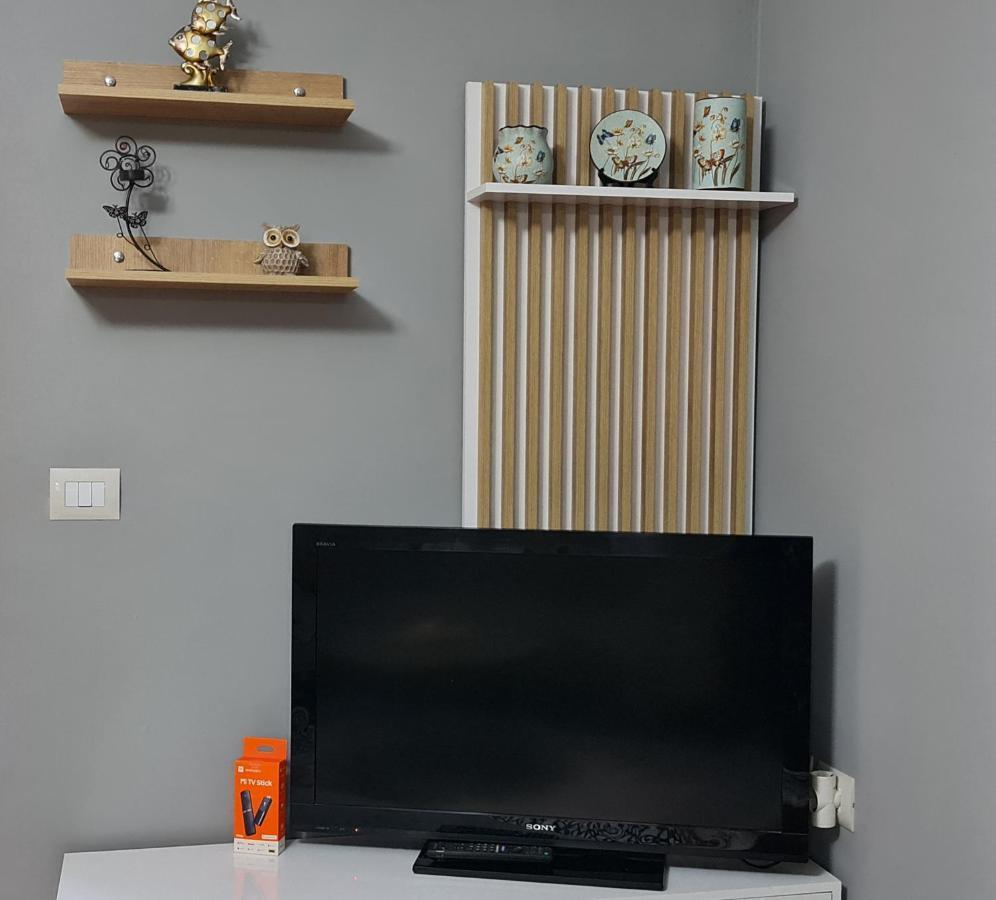 Jon'S Apartment Тирана Екстериор снимка