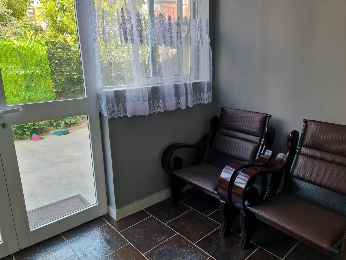 Jon'S Apartment Тирана Екстериор снимка